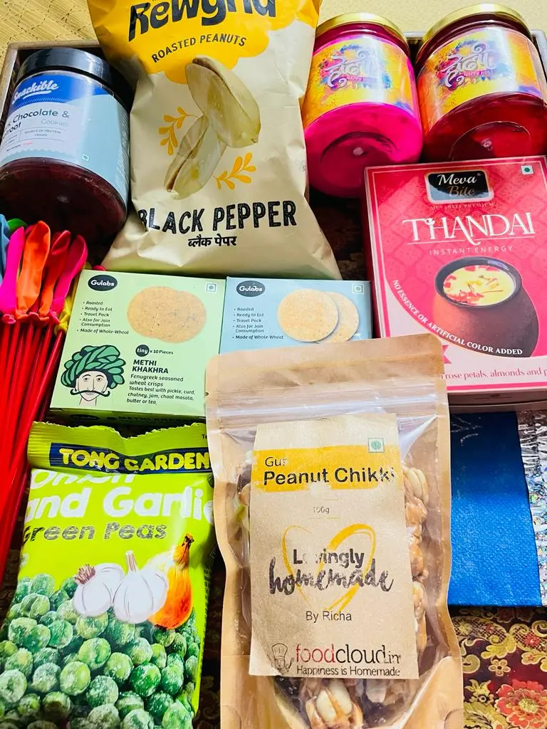 Hamper under 800/-