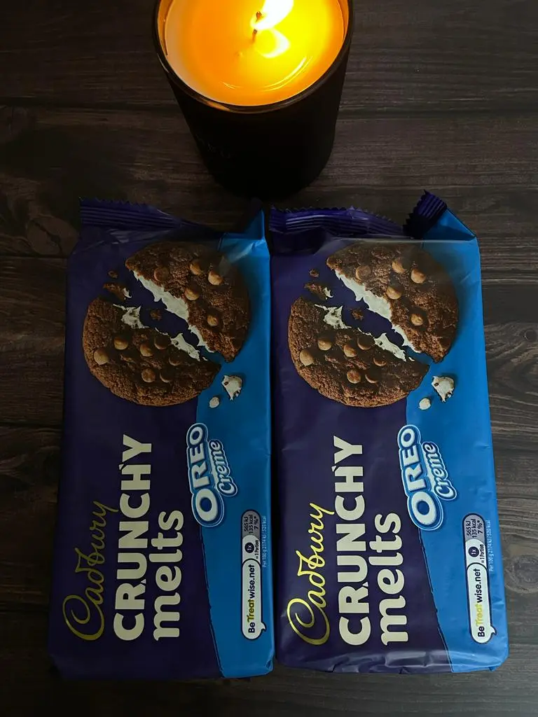 Cadbury Crunchy Melts (Oreo Creme) Cookies