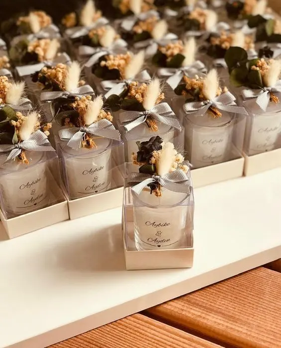 Beautiful marriage return gift ideas with customized candles (H 9 x W 7cm) x 50 pcs (making time 10 days)