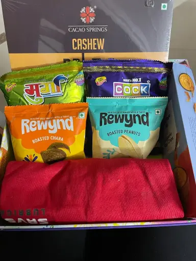 Hamper under 700/-