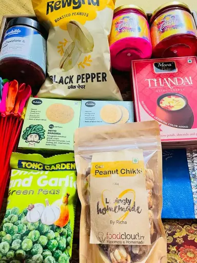 Hamper under 800/-
