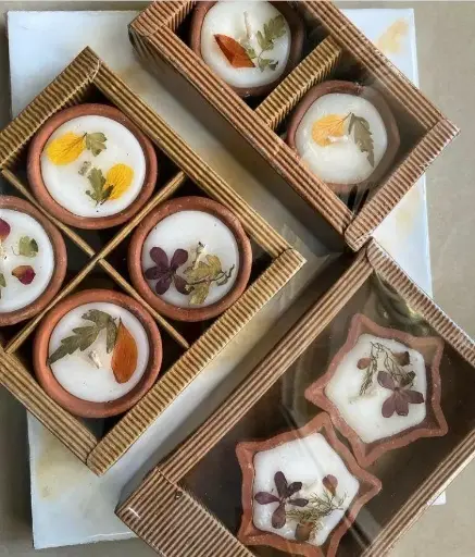 Candle (MOQ - 50 pieces)