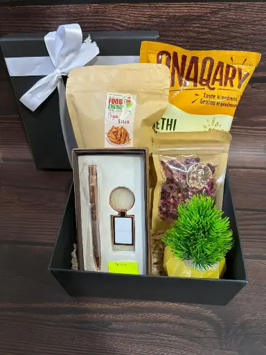 The Elegant Essentials Hamper