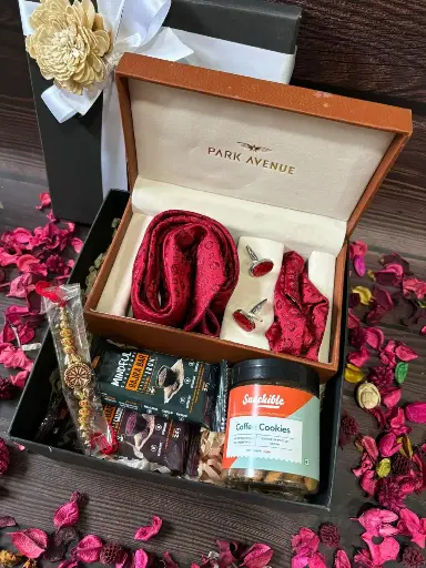 Elegant Essentials Hamper