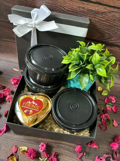 Elegant Essentials Hamper